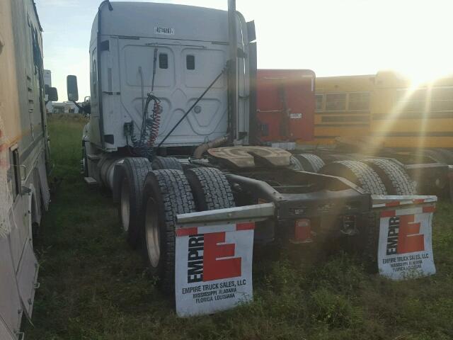 3AKJGLDV0FSGH8953 - 2015 FREIGHTLINER CASCADIA 1 WHITE photo 3