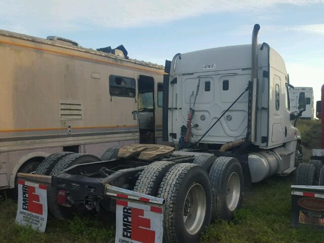 3AKJGLDV0FSGH8953 - 2015 FREIGHTLINER CASCADIA 1 WHITE photo 4