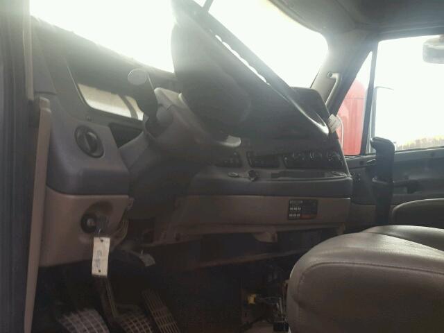 3AKJGLDV0FSGH8953 - 2015 FREIGHTLINER CASCADIA 1 WHITE photo 5