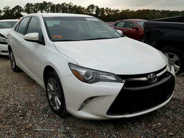 4T1BF1FK7GU555791 - 2016 TOYOTA CAMRY LE თეთრი ფოტო 1