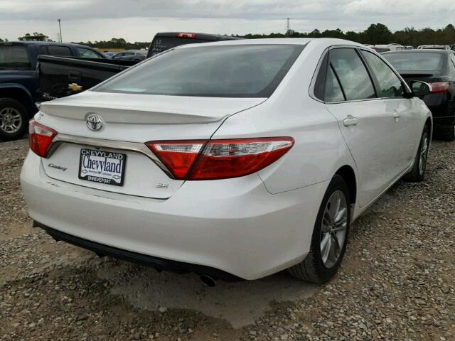 4T1BF1FK7GU555791 - 2016 TOYOTA CAMRY LE თეთრი ფოტო 4