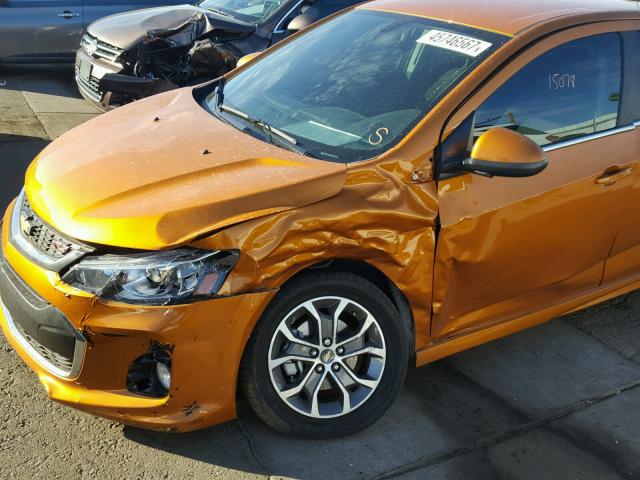 1G1JD6SH3H4157792 - 2017 CHEVROLET SONIC LT ORANGE photo 9