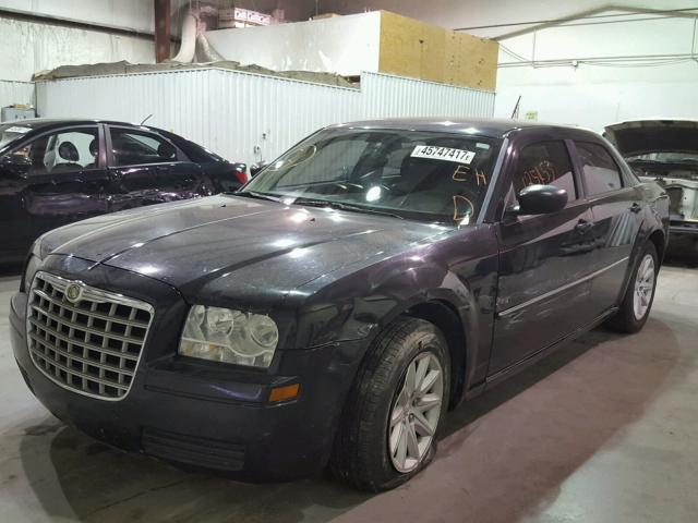 2C3KA43R28H123690 - 2008 CHRYSLER 300 LX BLACK photo 2