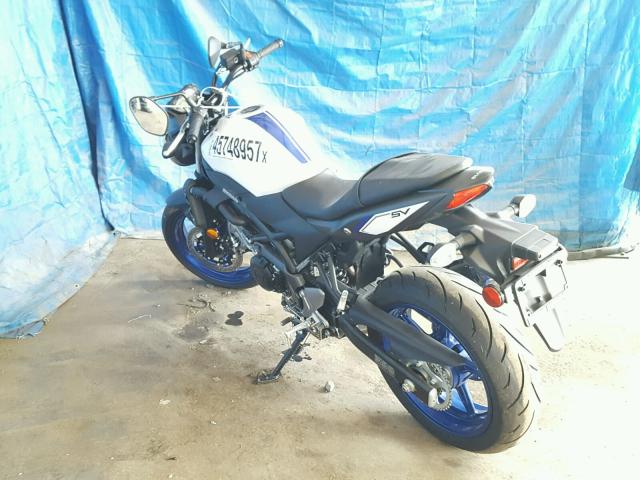 JS1VP55A2H2100773 - 2017 SUZUKI SFV650 WHITE photo 3