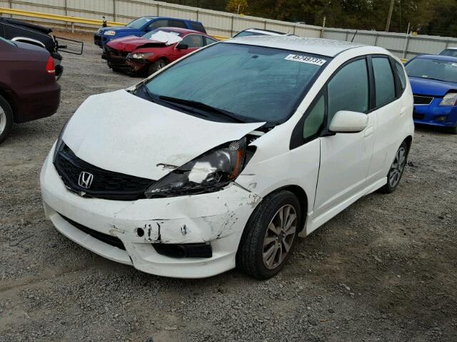 JHMGE8H58DC074123 - 2013 HONDA FIT SPORT WHITE photo 2