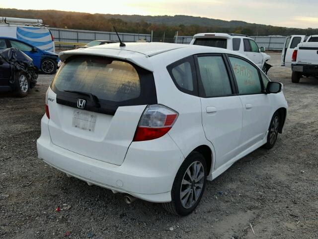 JHMGE8H58DC074123 - 2013 HONDA FIT SPORT WHITE photo 4