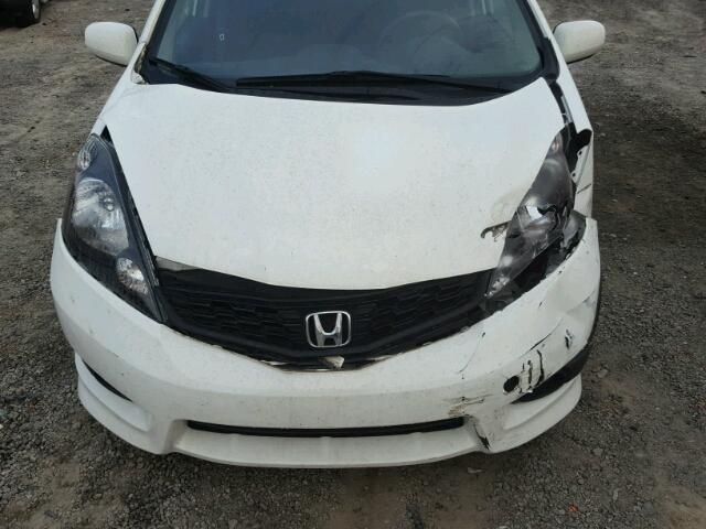 JHMGE8H58DC074123 - 2013 HONDA FIT SPORT WHITE photo 9