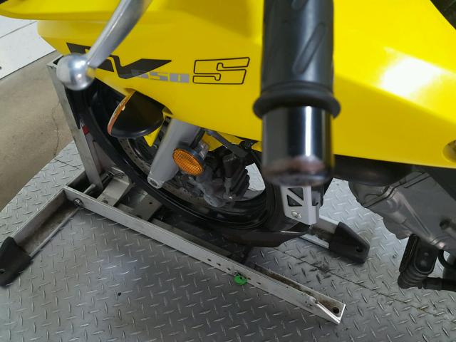 JS1VP53A652101052 - 2005 SUZUKI SV650 YELLOW photo 15