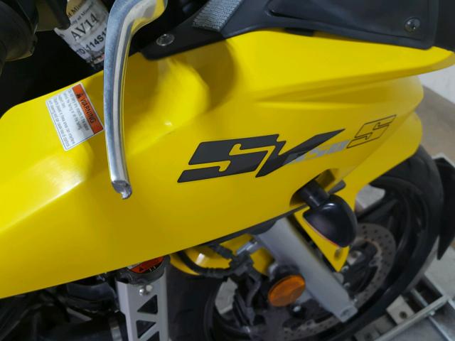 JS1VP53A652101052 - 2005 SUZUKI SV650 YELLOW photo 17