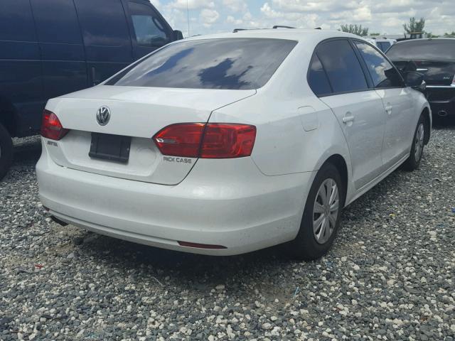 3VW2K7AJ3EM412028 - 2014 VOLKSWAGEN JETTA BASE თეთრი ფოტო 4