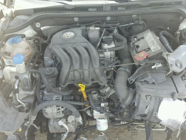 3VW2K7AJ3EM412028 - 2014 VOLKSWAGEN JETTA BASE თეთრი ფოტო 7