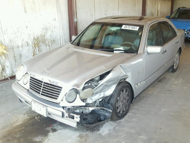 WDBJF55F8VA320485 - 1997 MERCEDES-BENZ E SILVER photo 2