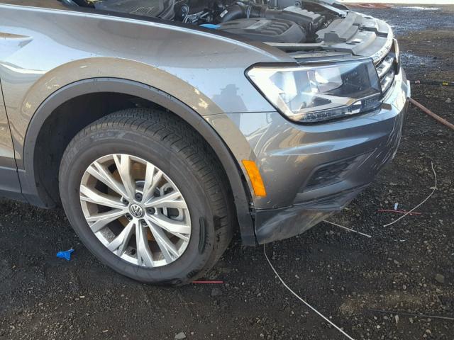 3VV3B7AX9JM079907 - 2018 VOLKSWAGEN TIGUAN SE GRAY photo 9