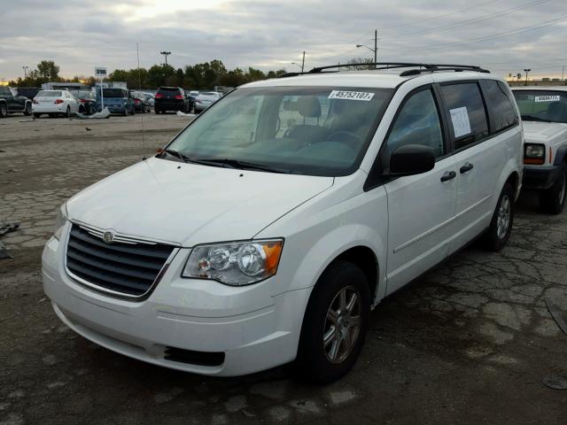 2A8HR44H58R793063 - 2008 CHRYSLER TOWN & COU WHITE photo 2