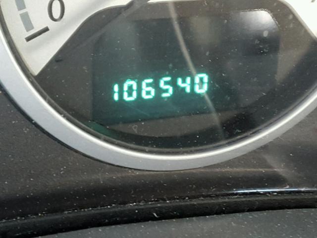 2A8HR44H58R793063 - 2008 CHRYSLER TOWN & COU WHITE photo 8