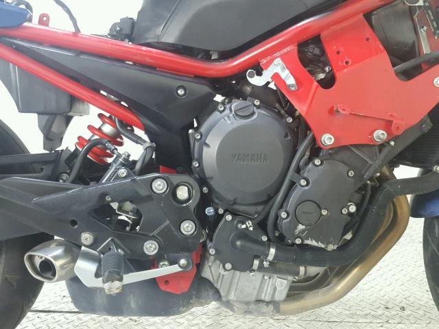 KM4MJ5272A1700052 - 2010 HYOSUNG GT250 RED photo 12