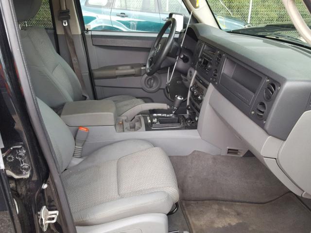 1J8HG48PX7C686363 - 2007 JEEP COMMANDER BLACK photo 5