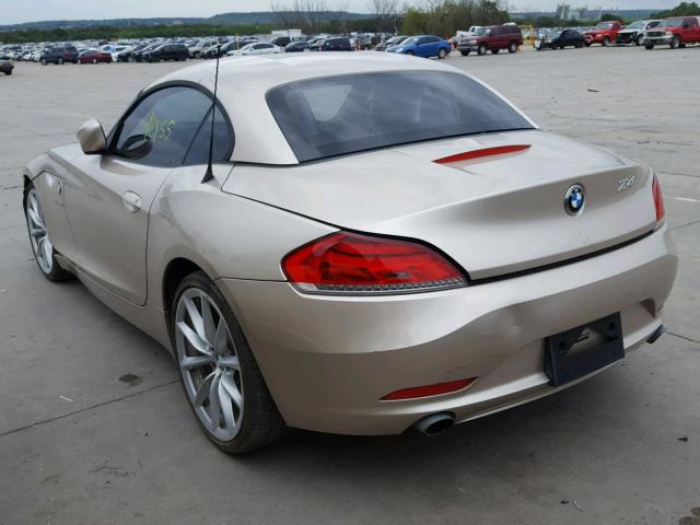 WBALM7C50BE382860 - 2011 BMW Z4 SDRIVE3 BEIGE photo 3