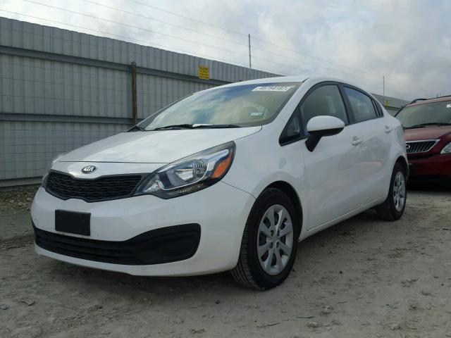 KNADM4A36F6521264 - 2015 KIA RIO LX WHITE photo 2