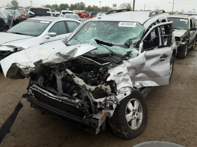 1FMCU93709KA80041 - 2009 FORD ESCAPE XLT SILVER photo 2