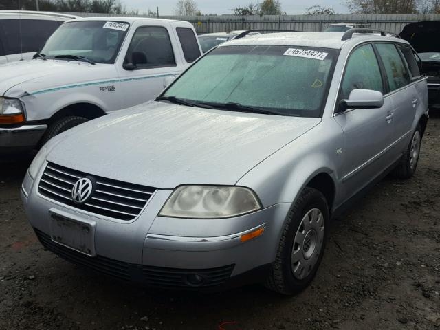 WVWVD63BX1E242468 - 2001 VOLKSWAGEN PASSAT GLS GRAY photo 2