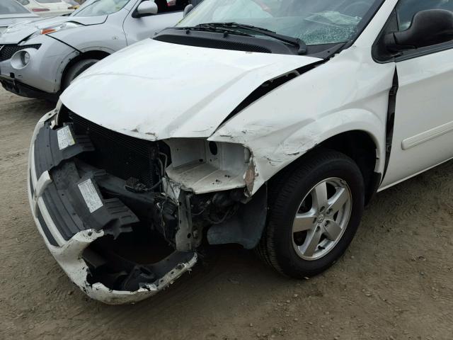 2D4GP44L05R274689 - 2005 DODGE GRAND CARA WHITE photo 9