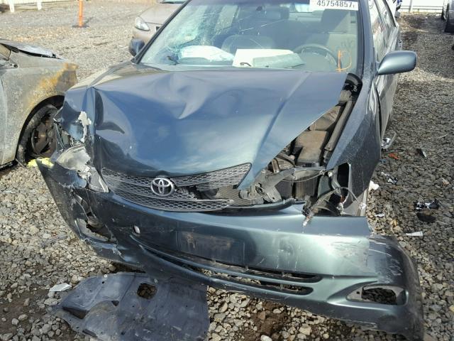 JTDBE32K720134839 - 2002 TOYOTA CAMRY LE GREEN photo 9