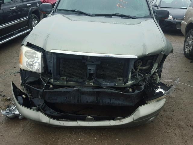 1GKET16S726133614 - 2002 GMC ENVOY GREEN photo 9