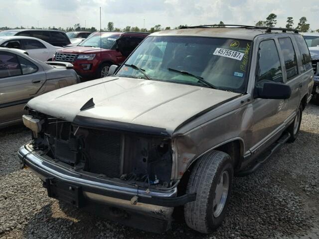 1GNEC13R2XJ487839 - 1999 CHEVROLET TAHOE C150 GOLD photo 2