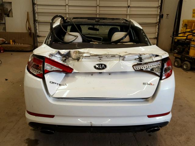 5XXGR4A65DG201380 - 2013 KIA OPTIMA SX WHITE photo 9