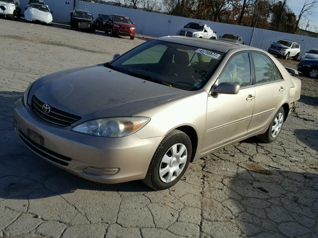 4T1BE32K74U873149 - 2004 TOYOTA CAMRY LE ოქროსფერი ფოტო 2