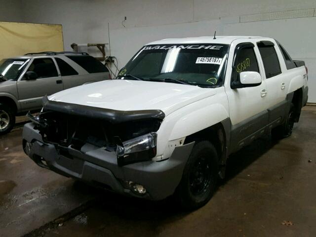 3GNEK13TX2G282343 - 2002 CHEVROLET AVALANCHE WHITE photo 2