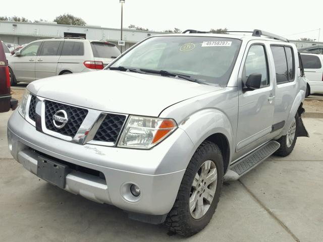 5N1AR18W65C709266 - 2005 NISSAN PATHFINDER SILVER photo 2