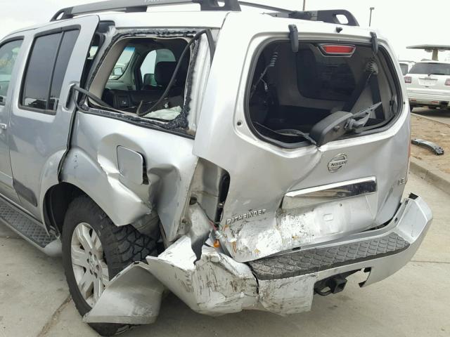 5N1AR18W65C709266 - 2005 NISSAN PATHFINDER SILVER photo 9