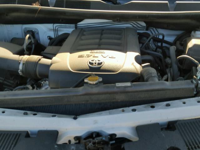 5TFUW5F1XFX450090 - 2015 TOYOTA TUNDRA DOU WHITE photo 7