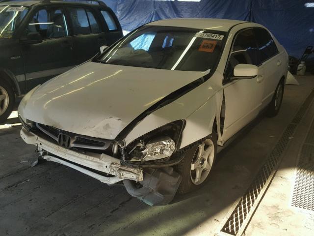 1HGCM56405A104810 - 2005 HONDA ACCORD WHITE photo 2