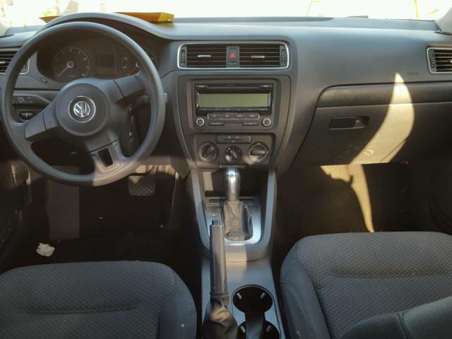 3VW2K7AJ1BM067870 - 2011 VOLKSWAGEN JETTA BASE CHARCOAL photo 9