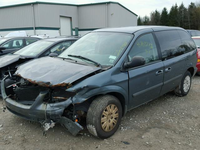 1C4GP45RX5B250852 - 2005 CHRYSLER TOWN & COU BLUE photo 2