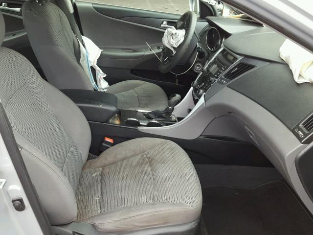 5NPEB4AC5CH394828 - 2012 HYUNDAI SONATA GLS SILVER photo 5