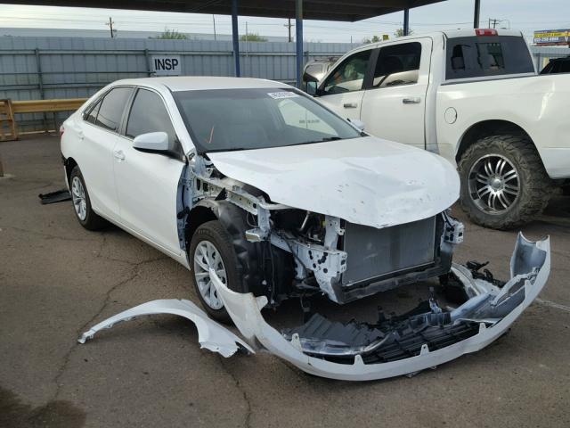 4T1BF1FK0HU807303 - 2017 TOYOTA CAMRY LE WHITE photo 1