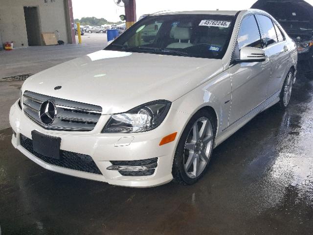 WDDGF4HB3CR211645 - 2012 MERCEDES-BENZ C 250 WHITE photo 2