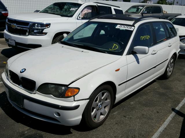 WBAEN334X3PC11533 - 2003 BMW 325 IT WHITE photo 2