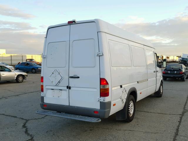 WD0PD744355806599 - 2005 DODGE SPRINTER WHITE photo 4