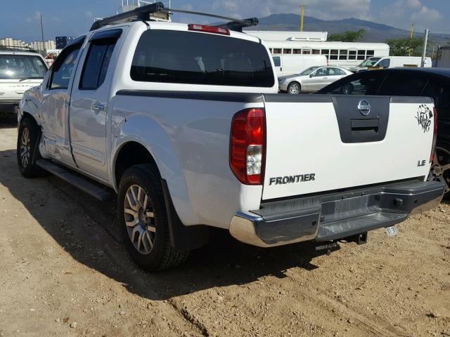 1N6AD0ER7AC412431 - 2010 NISSAN FRONTIER C WHITE photo 3