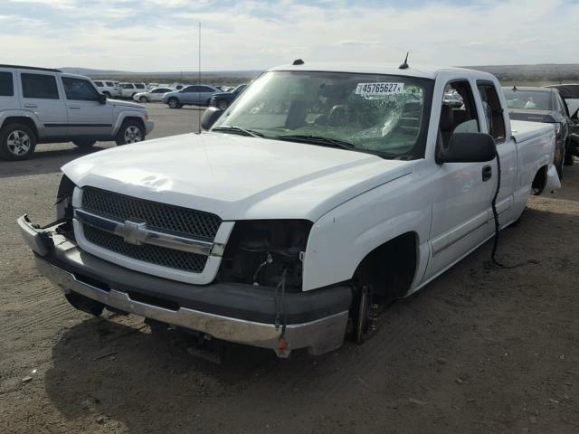 2GCEC19T651337851 - 2005 CHEVROLET SILVERADO WHITE photo 2