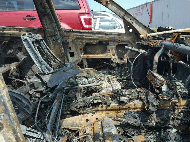 WBAVD33556KV61355 - 2006 BMW 330 BURN photo 5