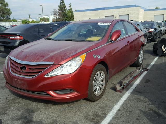 5NPEB4AC2CH428448 - 2012 HYUNDAI SONATA GLS RED photo 2