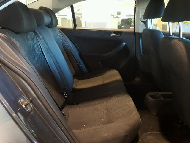 3VW2K7AJ1BM348177 - 2011 VOLKSWAGEN JETTA BASE 灰色 照片 6