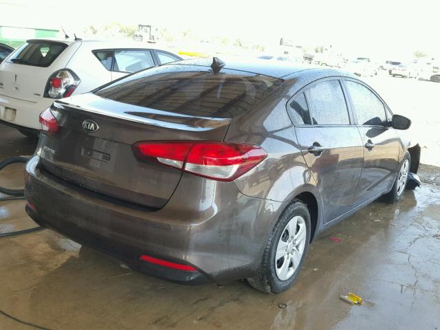 3KPFK4A74HE158254 - 2017 KIA FORTE LX GRAY photo 4