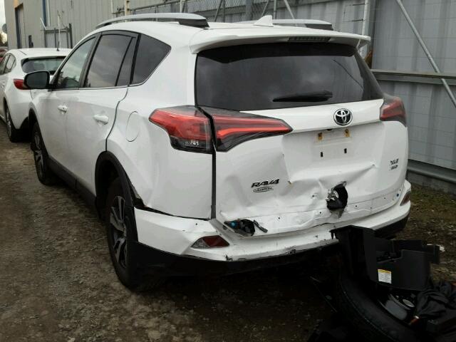 2T3RFREV8GW409626 - 2016 TOYOTA RAV4 XLE WHITE photo 3